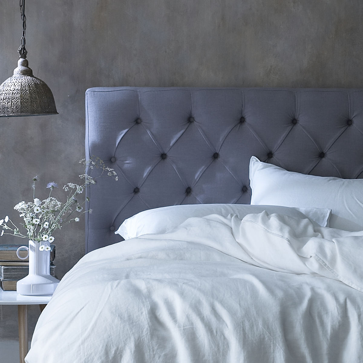Chesterfield Bettkopf mit Knopfmuster french bed